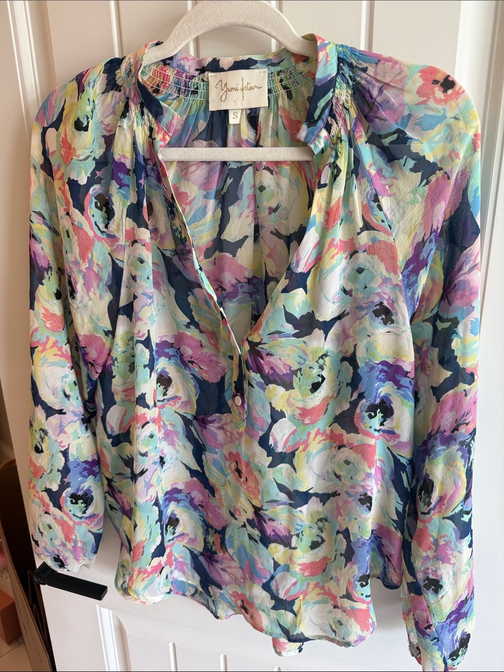 Yumi Kim Multicolor Floral V-Neck Blouse - Navy, Pastel Mix
